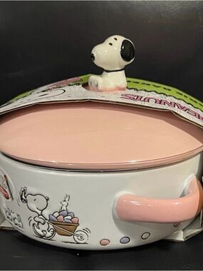 Easter Peanuts Brie Baker - PEANUTS Easter Beagle Brie Baker